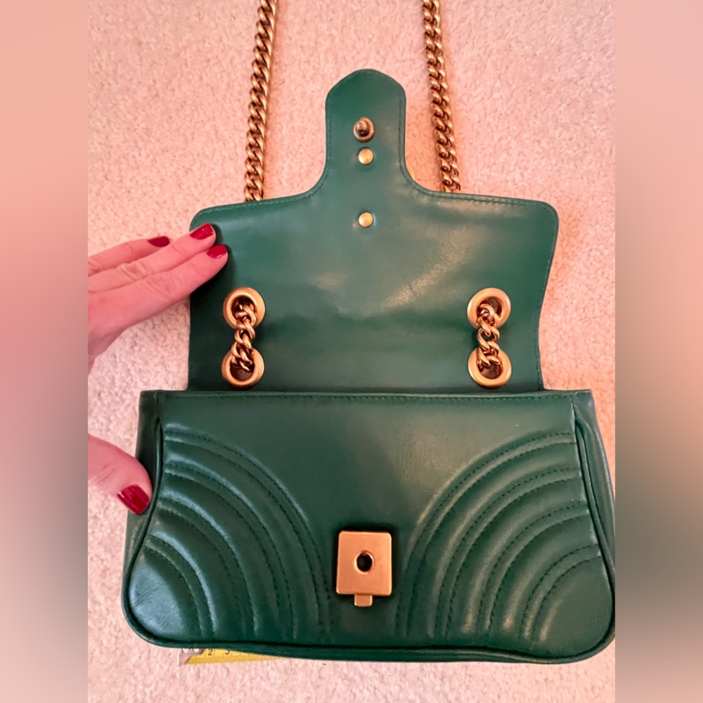 Authentic Gucci Green Shoulder Bag w/ Gold Hardware - Picture 10 of 16